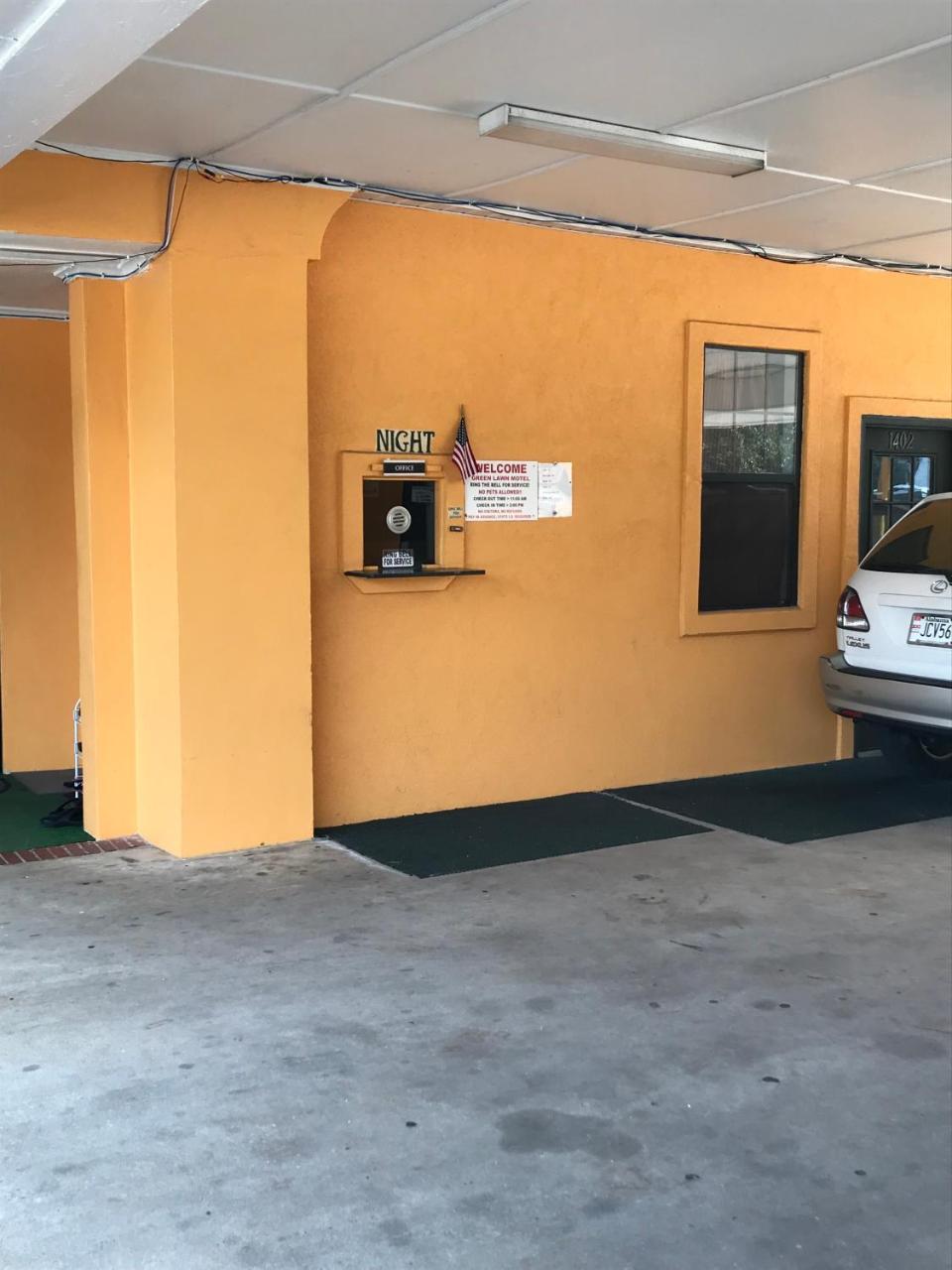 Greenlawn Motel แอทมอร์ ภายนอก รูปภาพ
